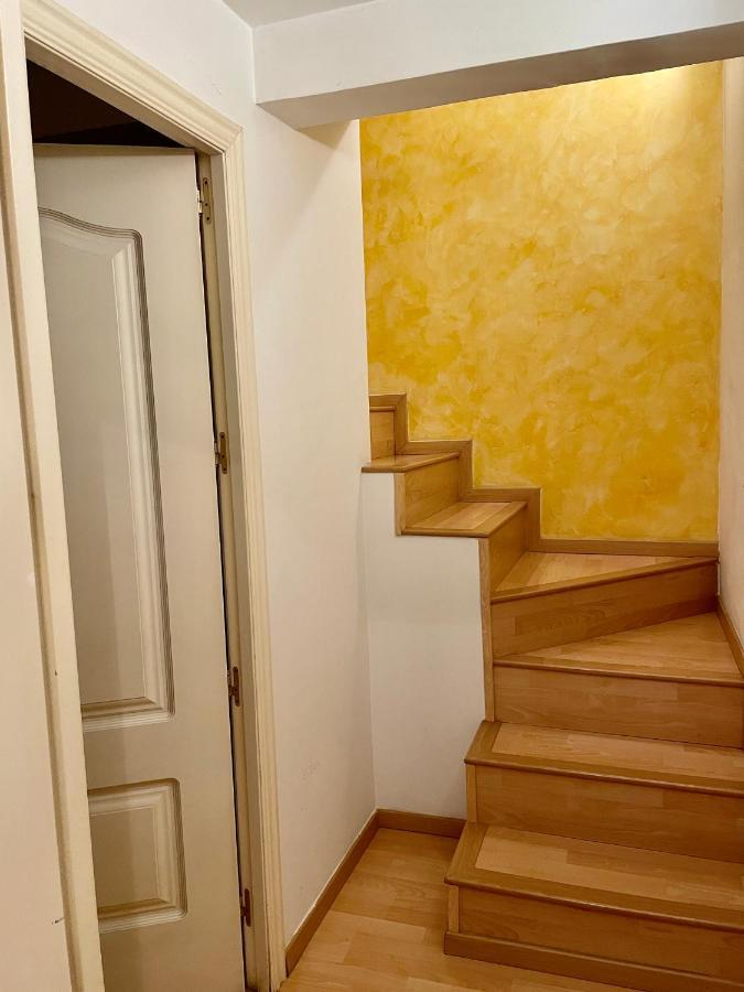 Acogedor Duplex Barrio Del Pilar Appartement Madrid Buitenkant foto