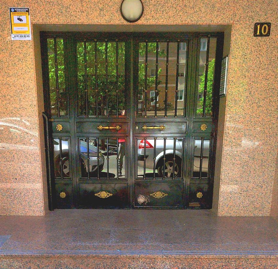 Acogedor Duplex Barrio Del Pilar Appartement Madrid Buitenkant foto